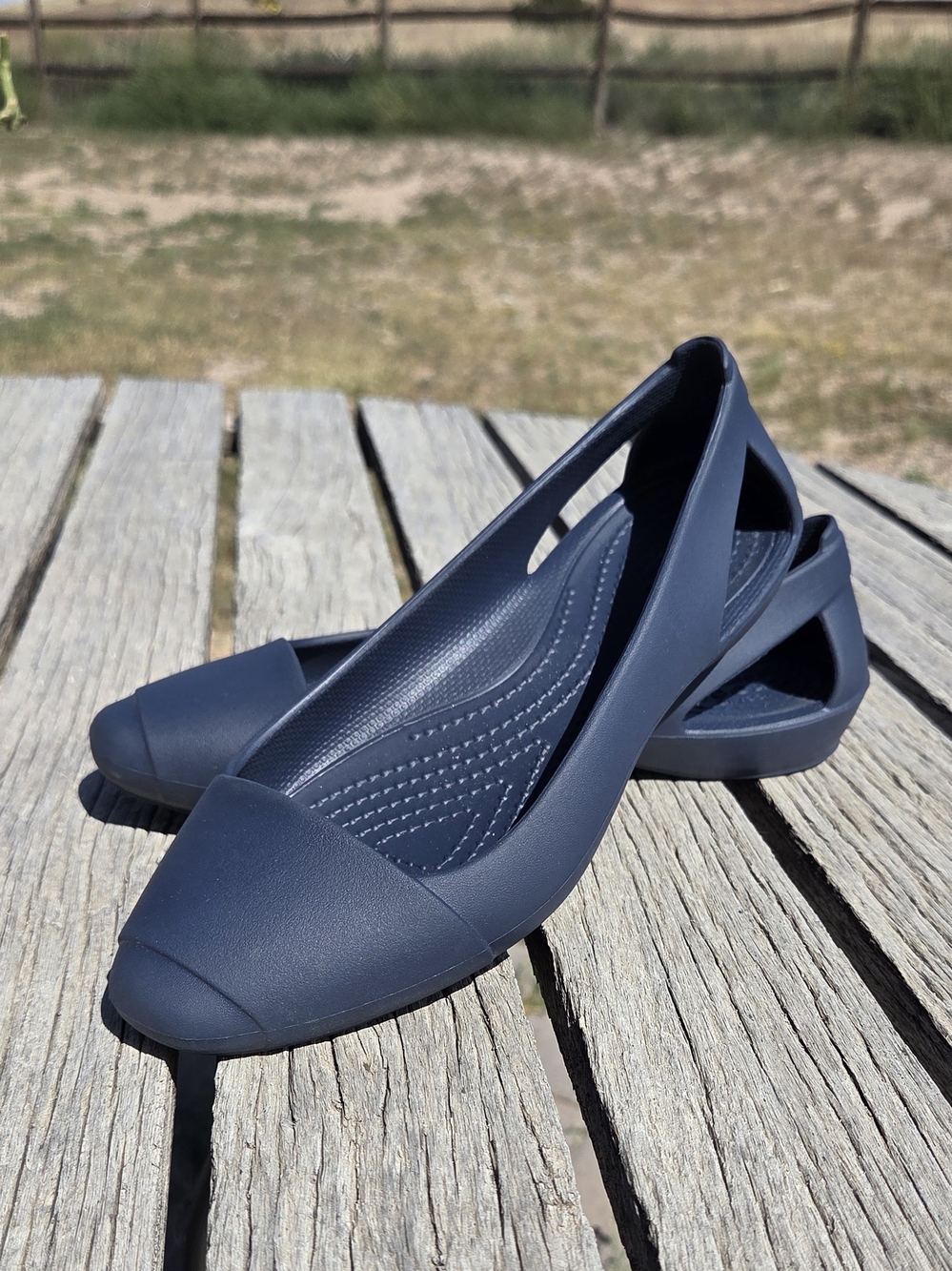 NWOTs Discontinued Navy Crocs "Sienna" Comfort Ballet Flats Womens Sz 6